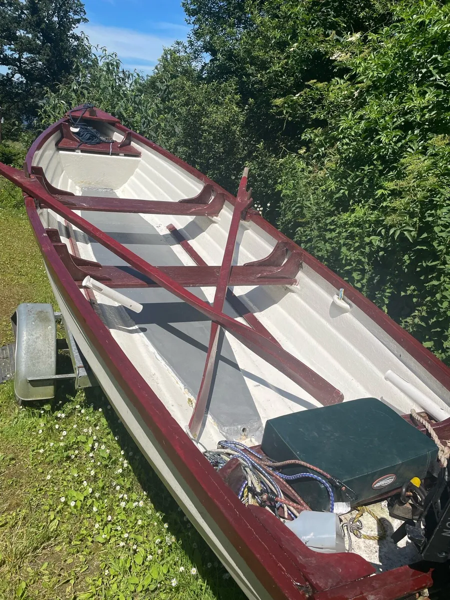 18ft lake boat with 9.9hp Evinrude 2 stroke engine - Image 3