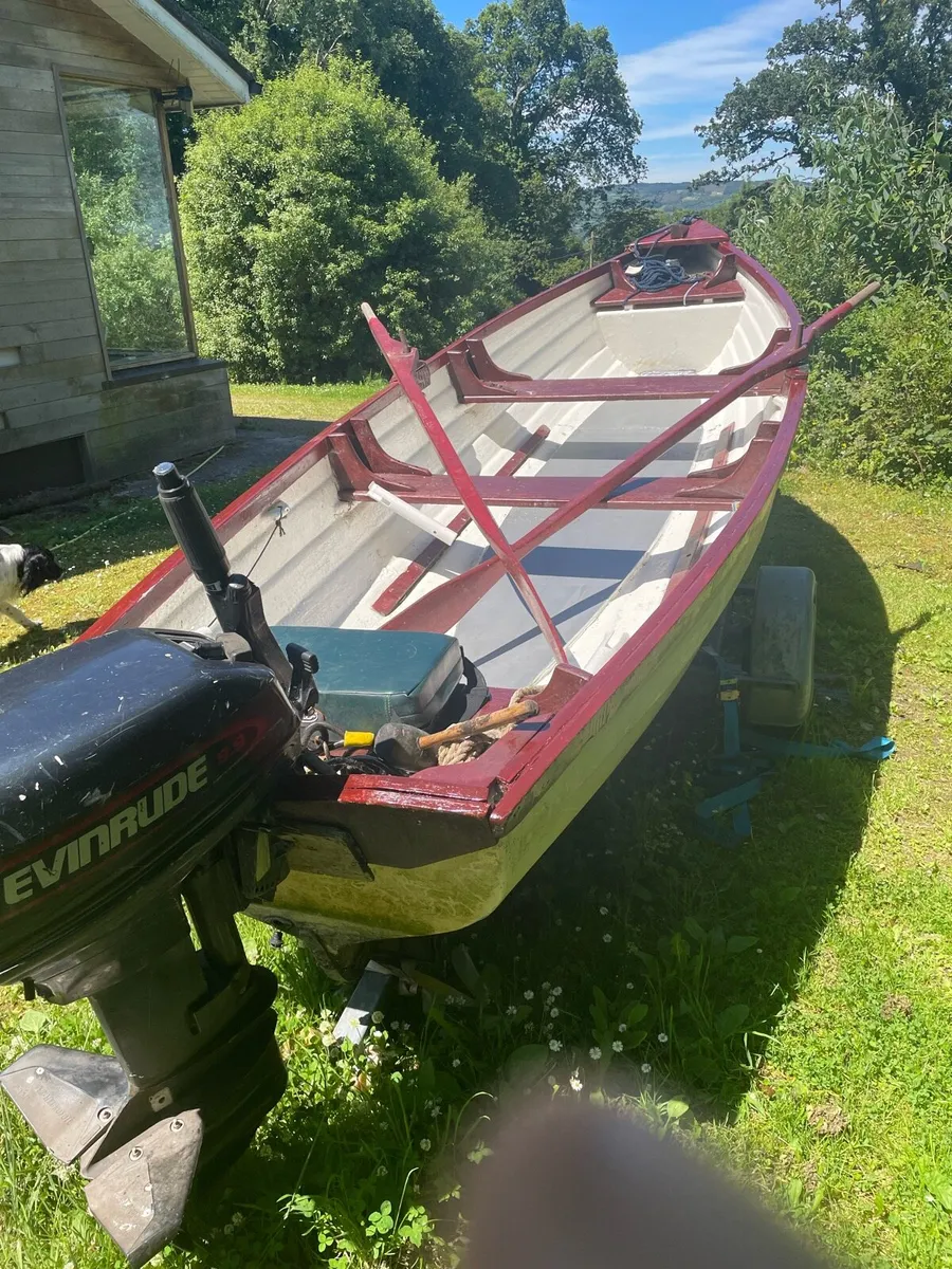 18ft lake boat with 9.9hp Evinrude 2 stroke engine - Image 4