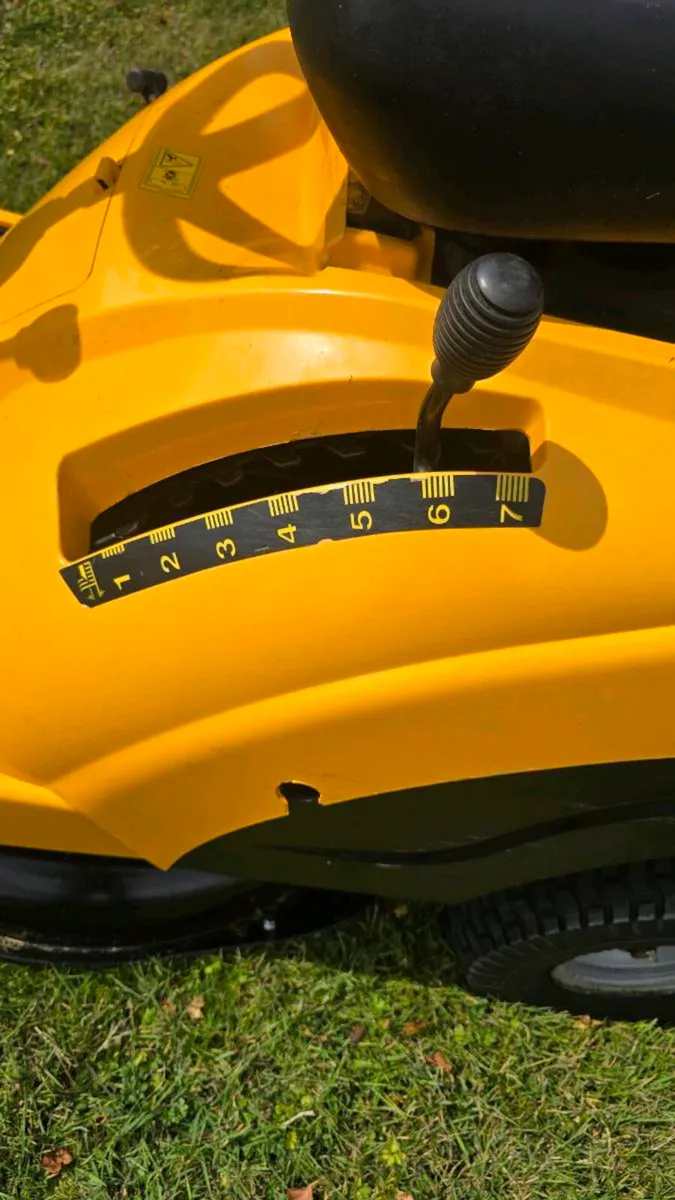 Stiga tractor mower - Image 4