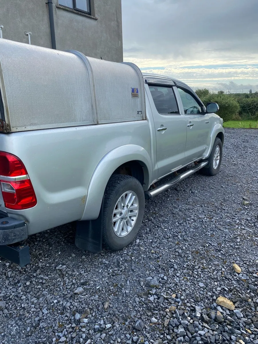 Toyota Hilux - Image 2