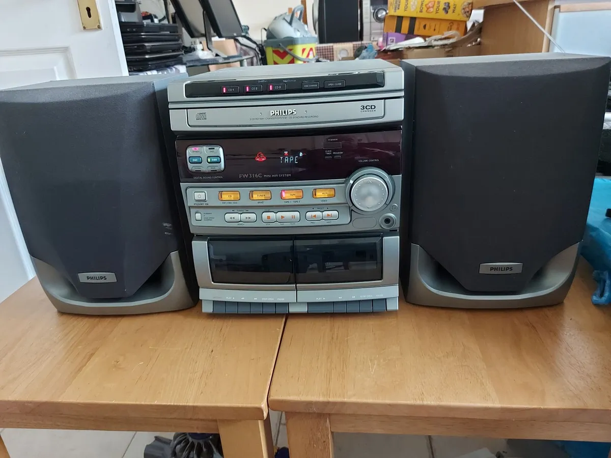 Philips Music System, Model FW316C22 - Image 1