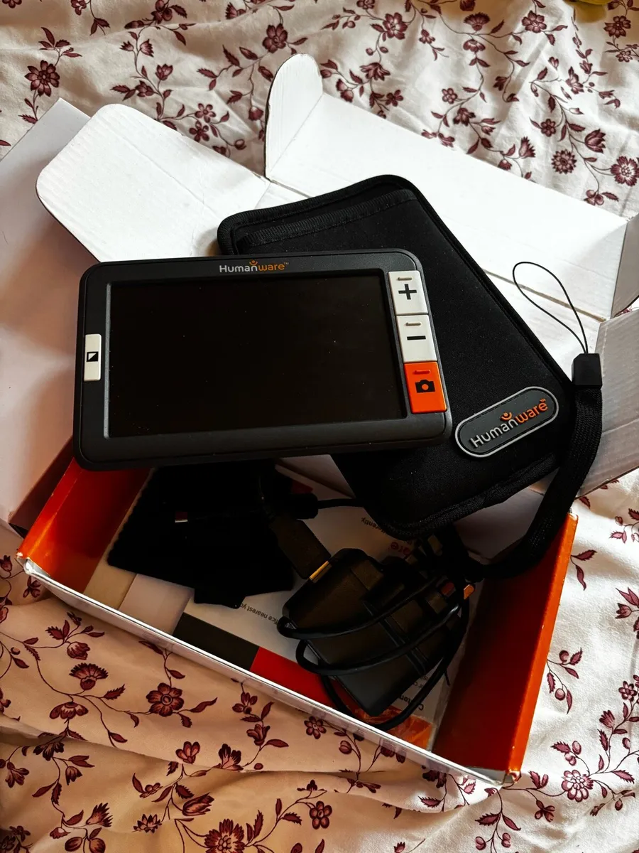 Humanware Handheld Electronic Magnifier - Image 2