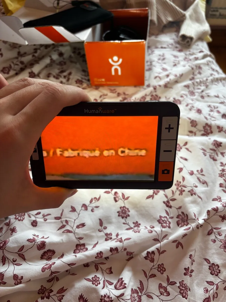 Humanware Handheld Electronic Magnifier - Image 4