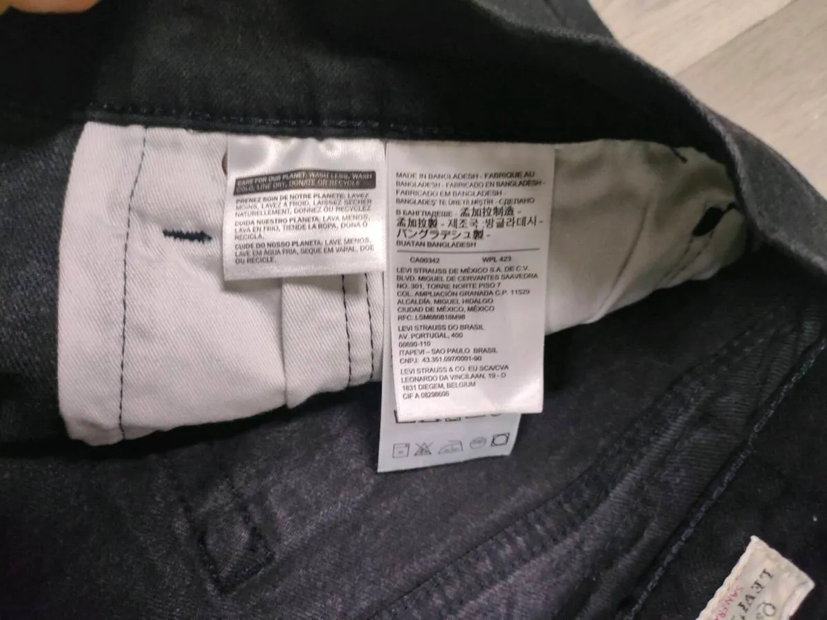 Levis 405 Shorts Mens Medium W34 - Image 3