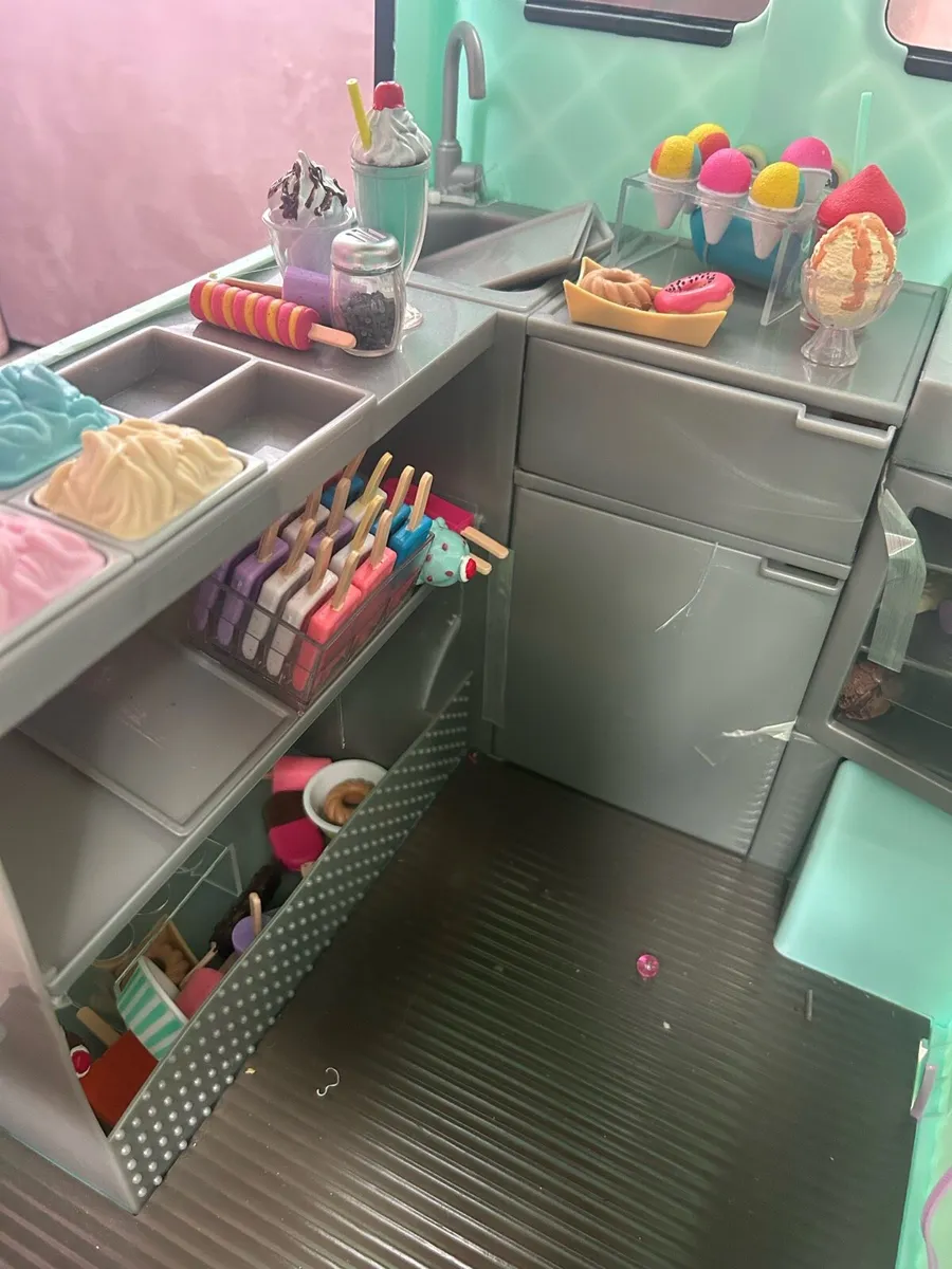 Ice-cream van - Image 2