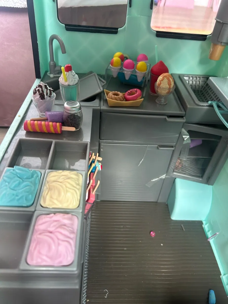 Ice-cream van - Image 3