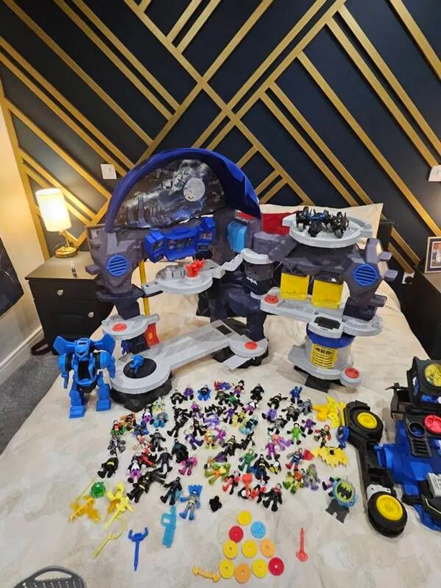 batman - Image 2