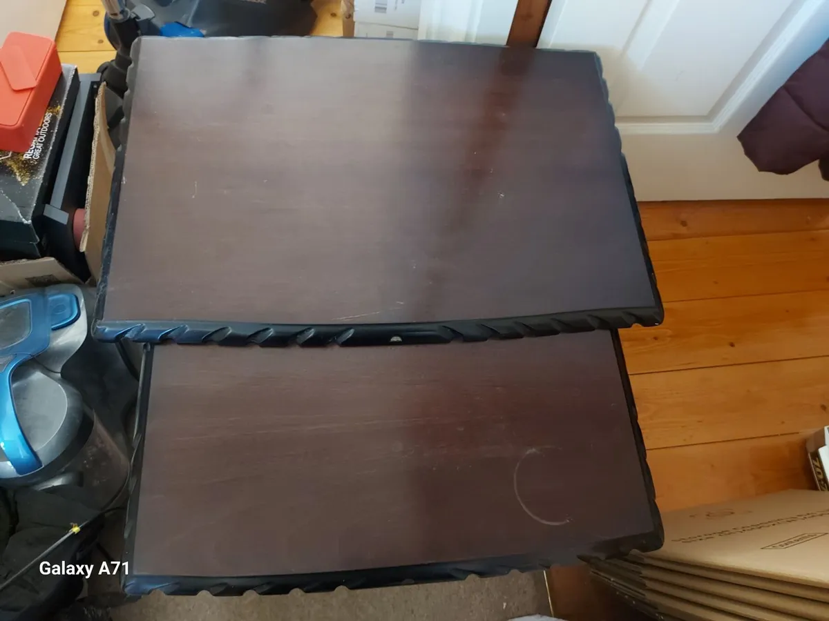 Nest of 2 tables in very good condition - Image 4