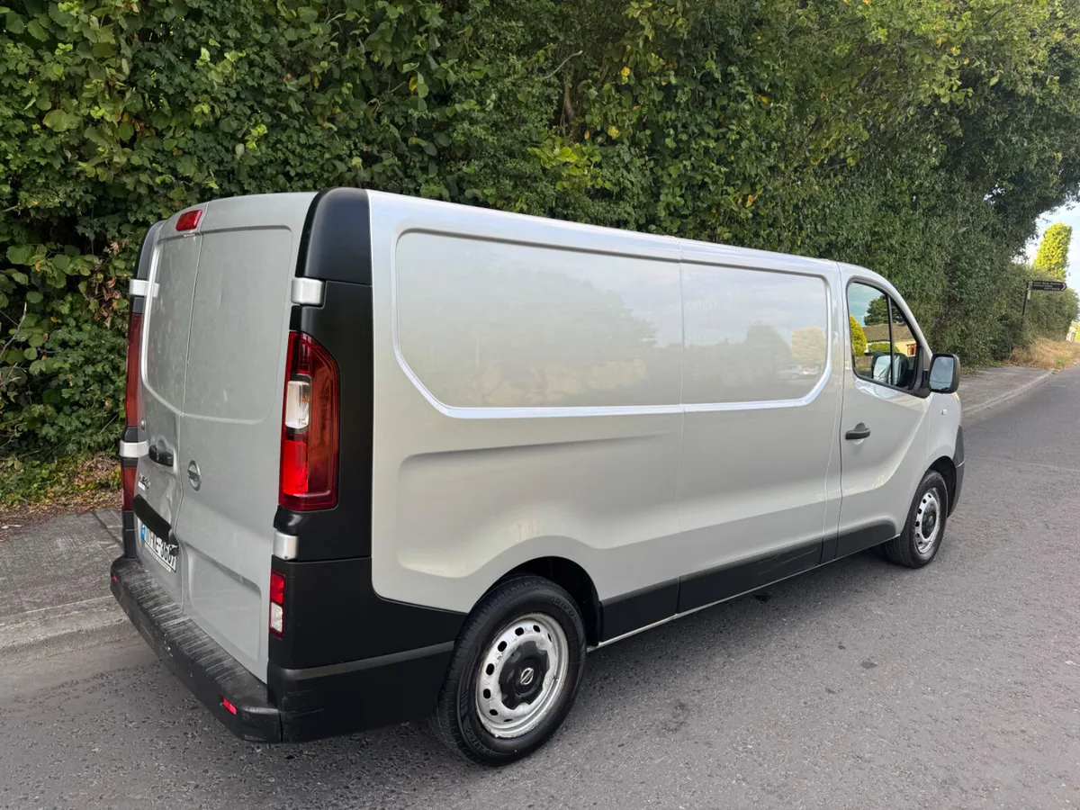 Nissan NV300 cvrt 5/27 tax 4/27 - Image 3
