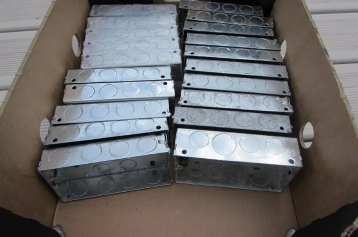 2 Gang Flush Metal Boxes x 20 for Sale - Image 3