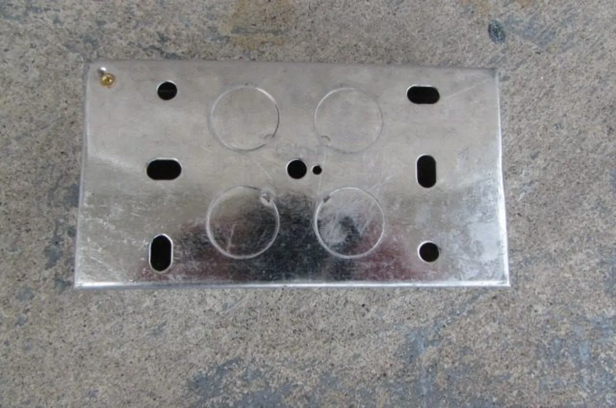 2 Gang Flush Metal Boxes x 20 for Sale - Image 2