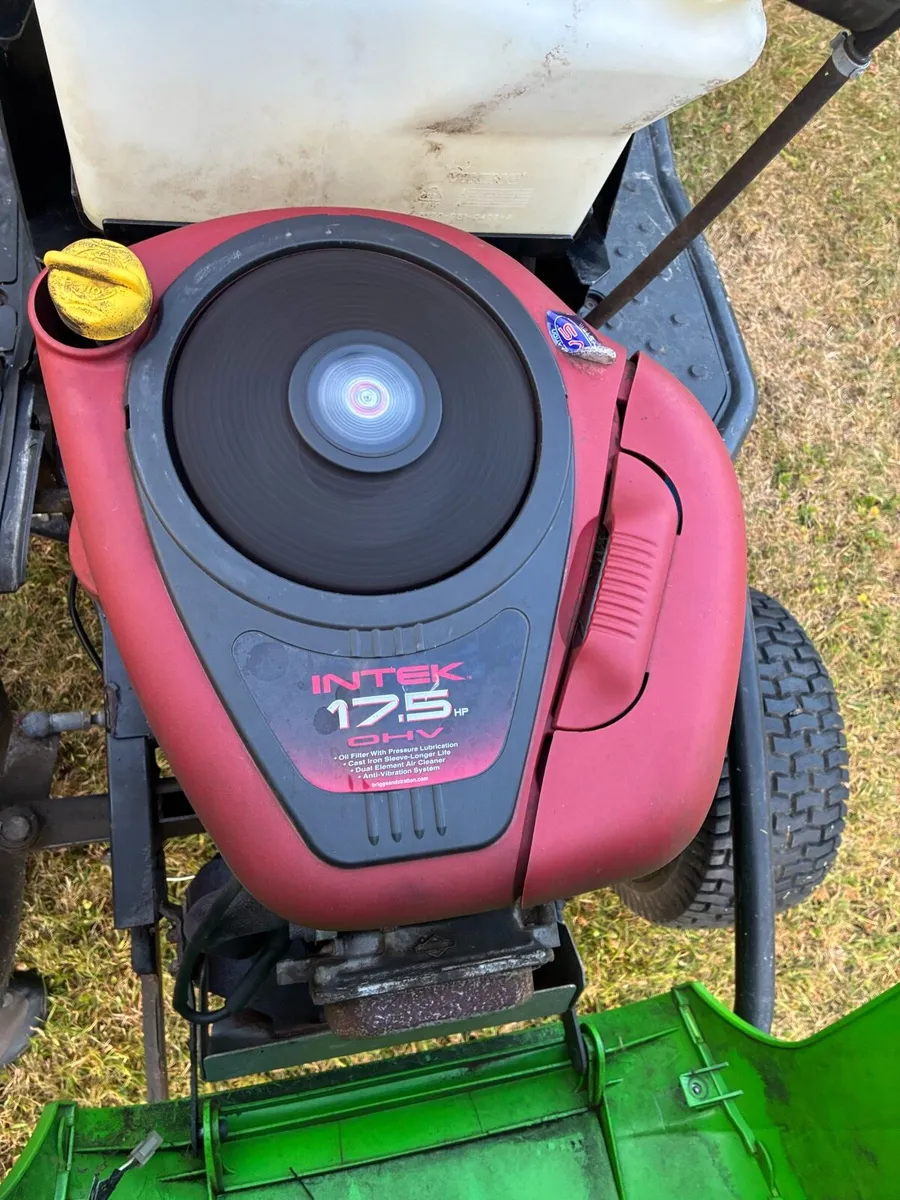 Ride on lawnmower - Image 4