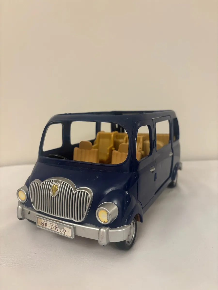 Sylvanian Family Car - Image 1
