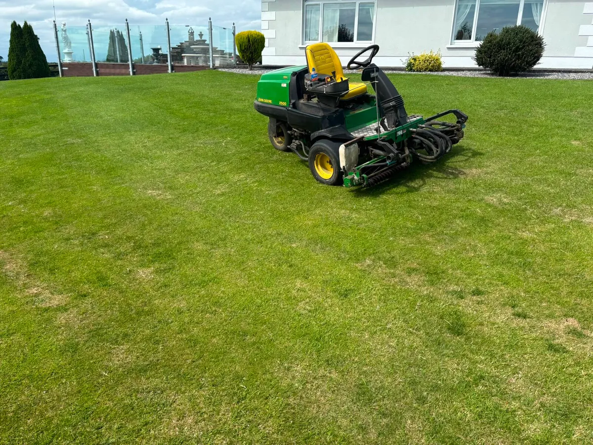 John Deere 2500 cylinder lawn mower - Image 3