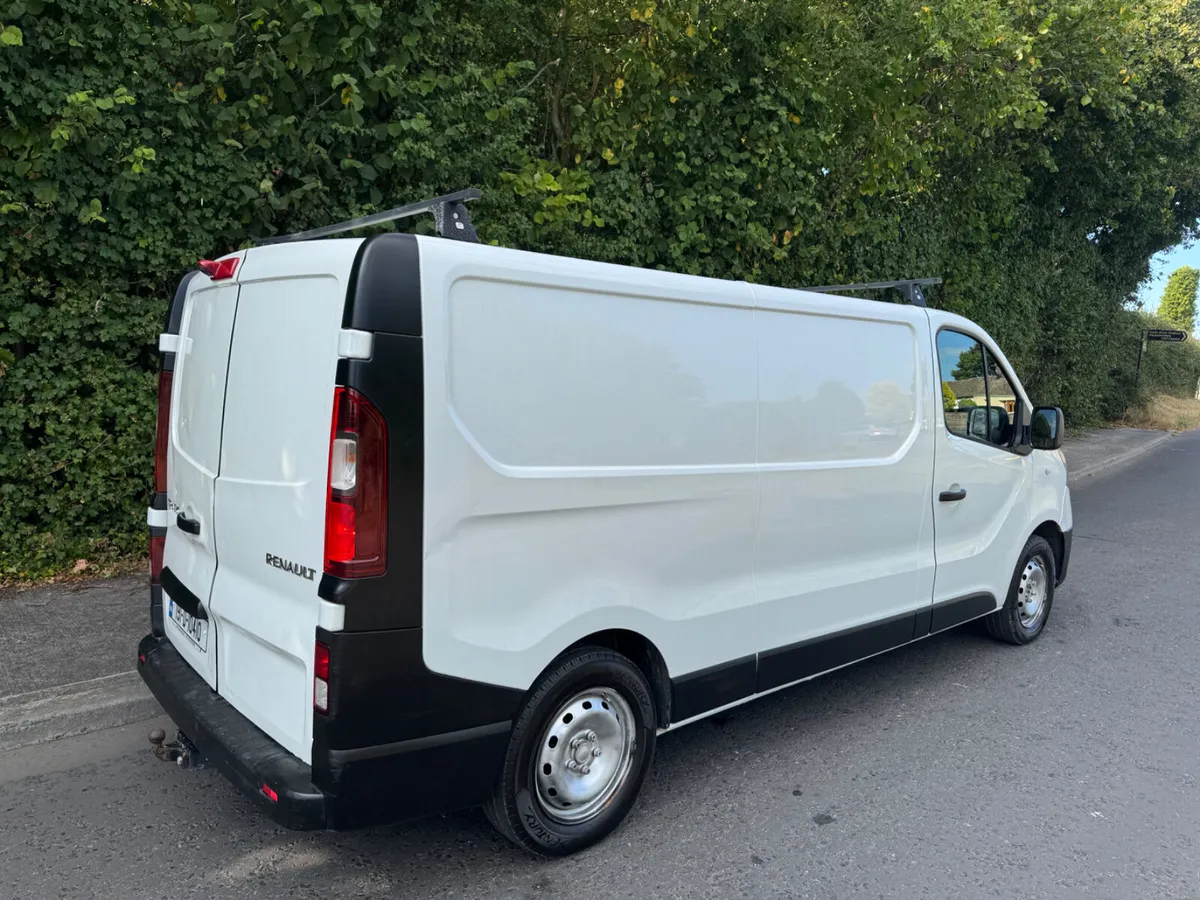 Renault Trafic low mileage - Image 3