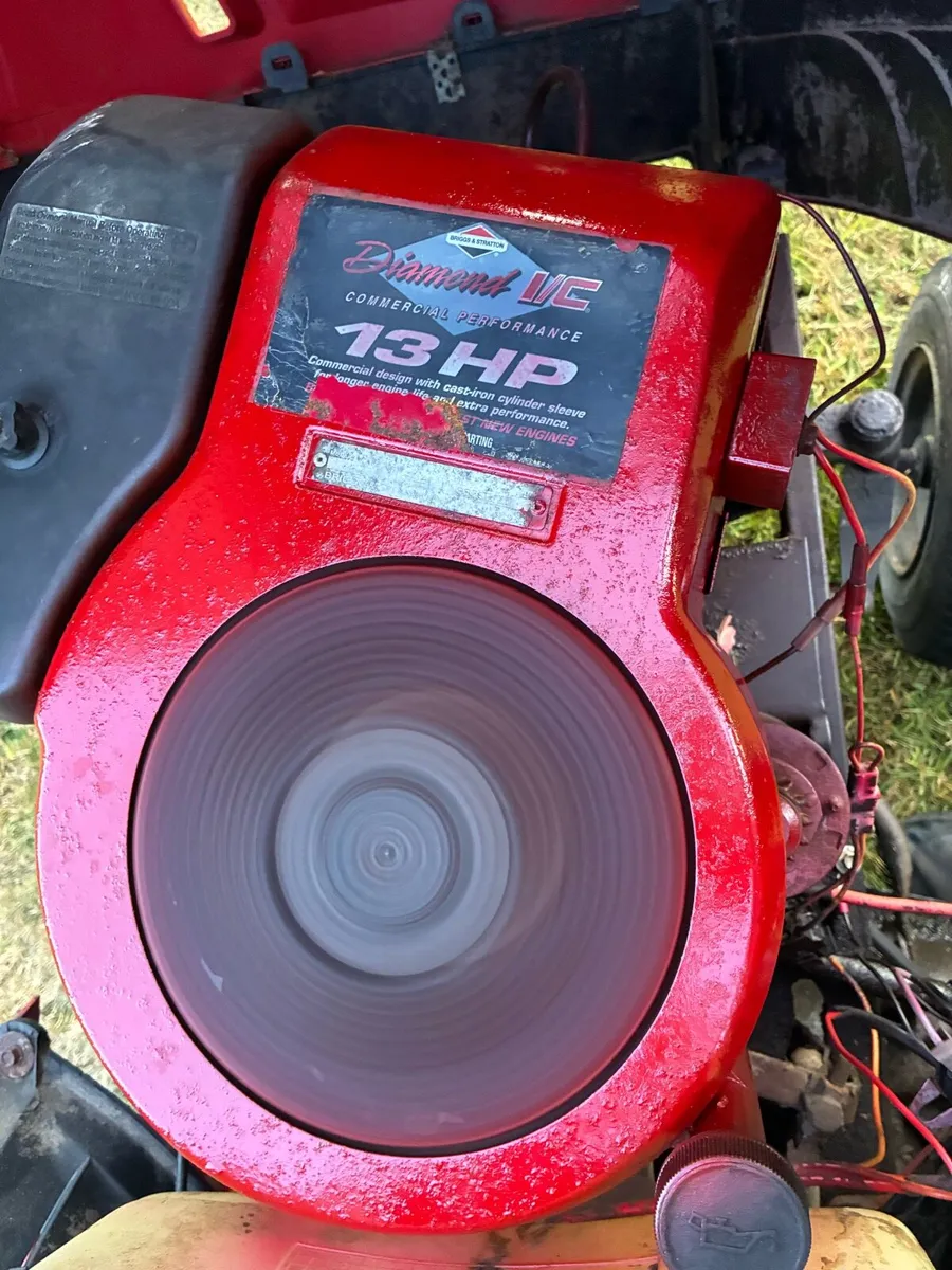 Ride on lawnmower - Image 4
