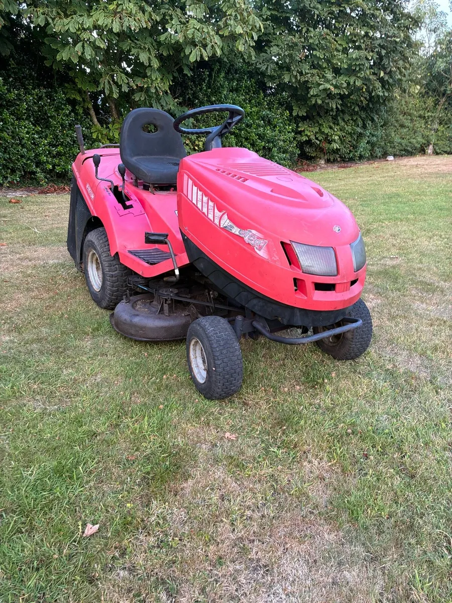 Ride on lawnmower - Image 1