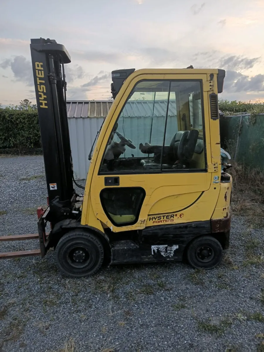 2018 HYSTER 1.6T FORKLIFT - Image 1