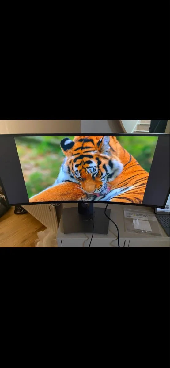 Ultra Sharp 34” curved Monitor - Image 2
