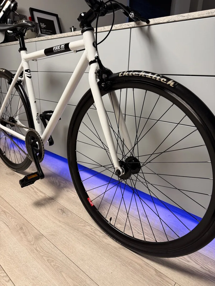 FIXIE Inc. Floater Single Speed Bike (Like New) - Image 4