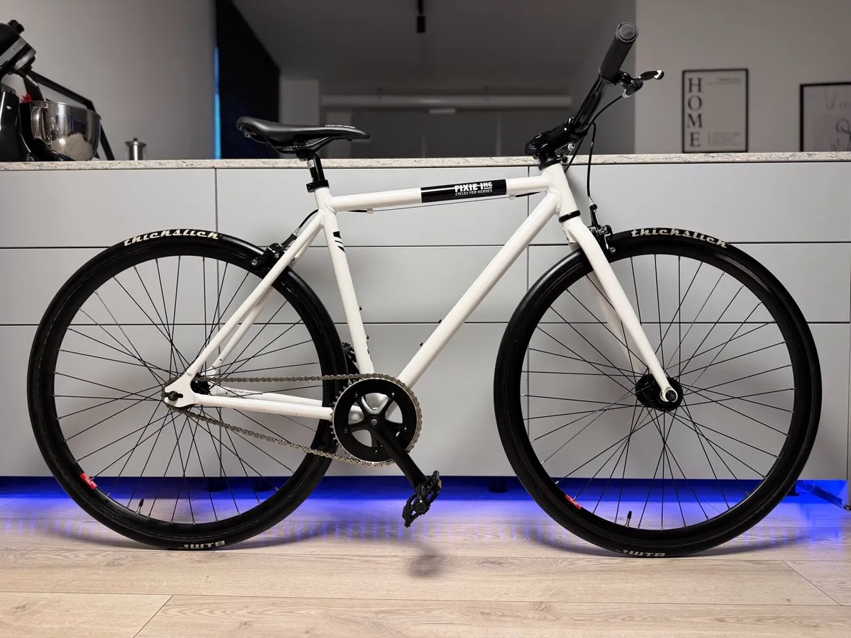 FIXIE Inc. Floater Single Speed Bike (Like New) - Image 1
