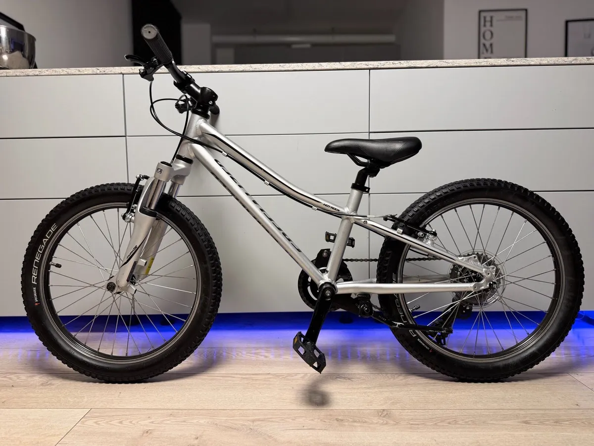 Specialized Hot Rock Kids Bike 20 inch - Image 2