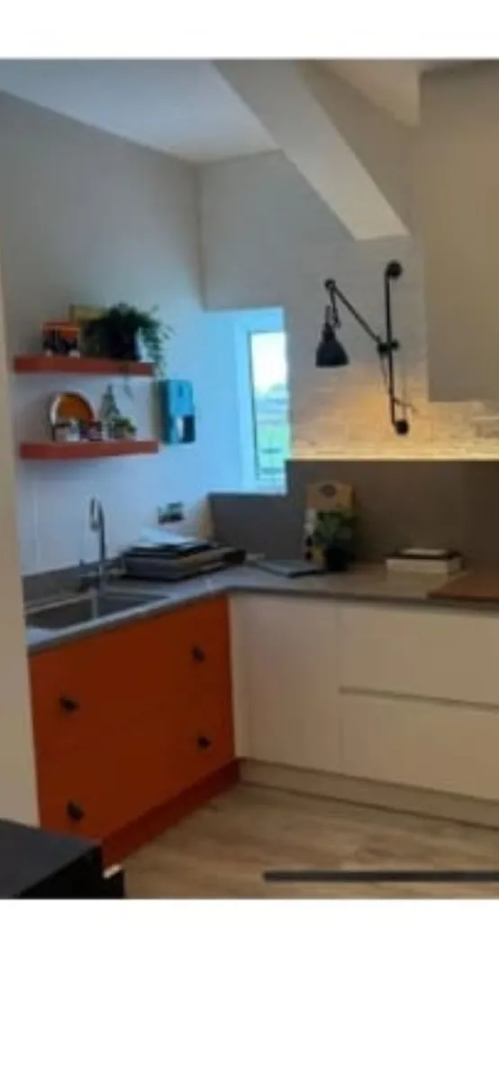 Quartz countertop - Image 1