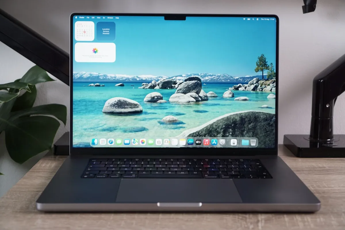 MacBook Pro 16" 2021 M1 Pro | 16GB | 512GB - Image 1