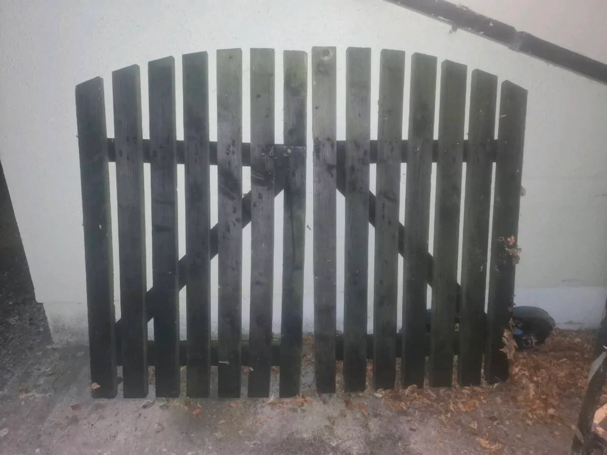 5ft x 3ft Timber Gates (2) - Image 2