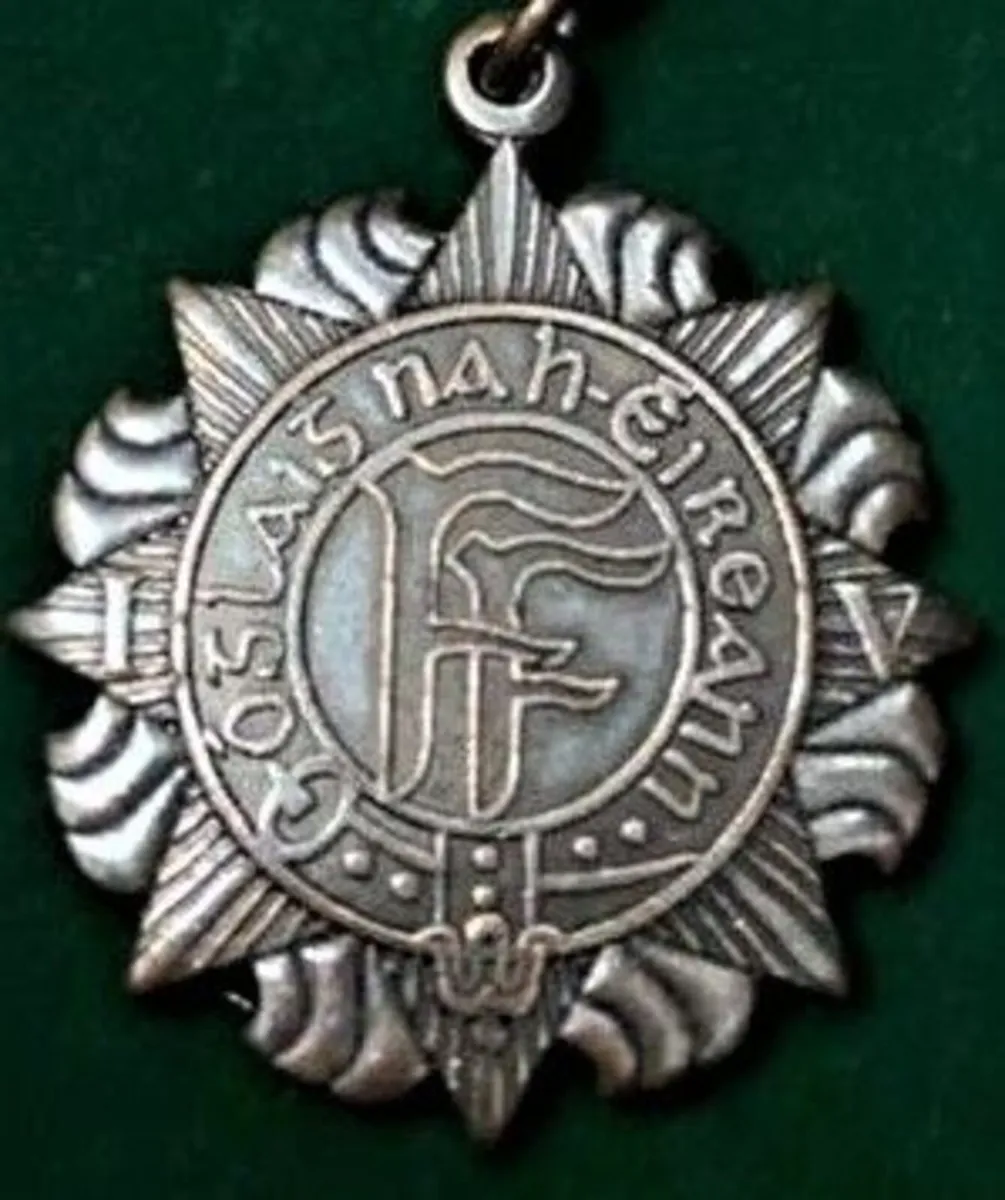 1916 Commemorative Medal ;in case , .Óglaig na h-É - Image 4