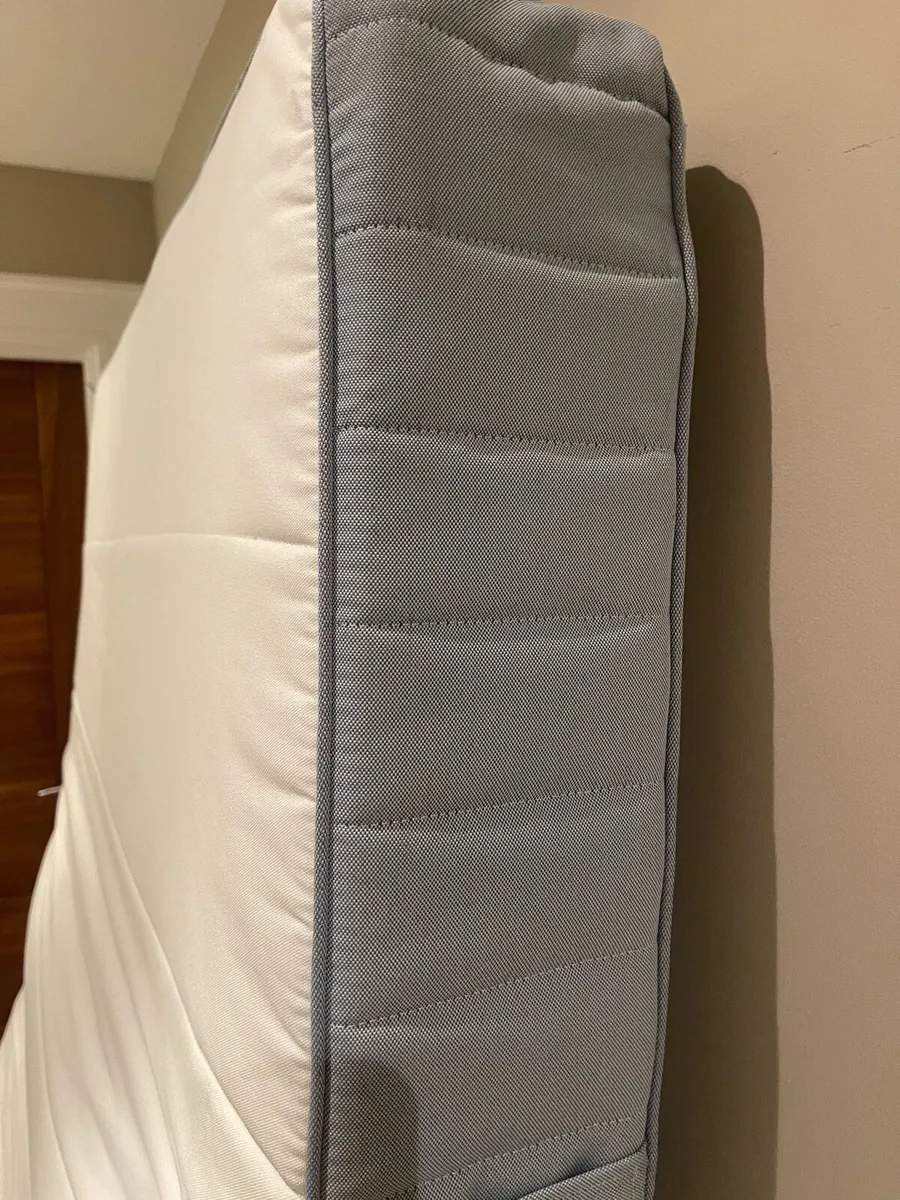 As New - Spotless Medium Firm King Size Mattress - Image 2