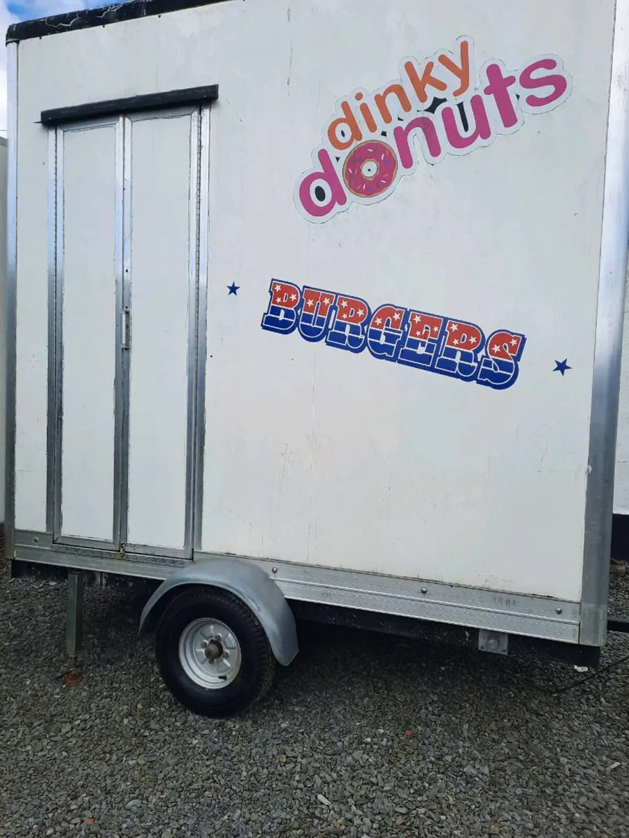 Catering trailer - Image 1