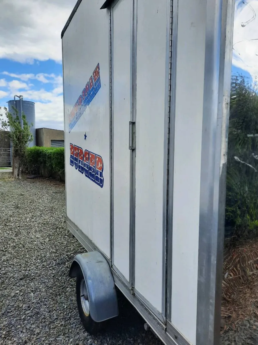 Catering trailer - Image 2