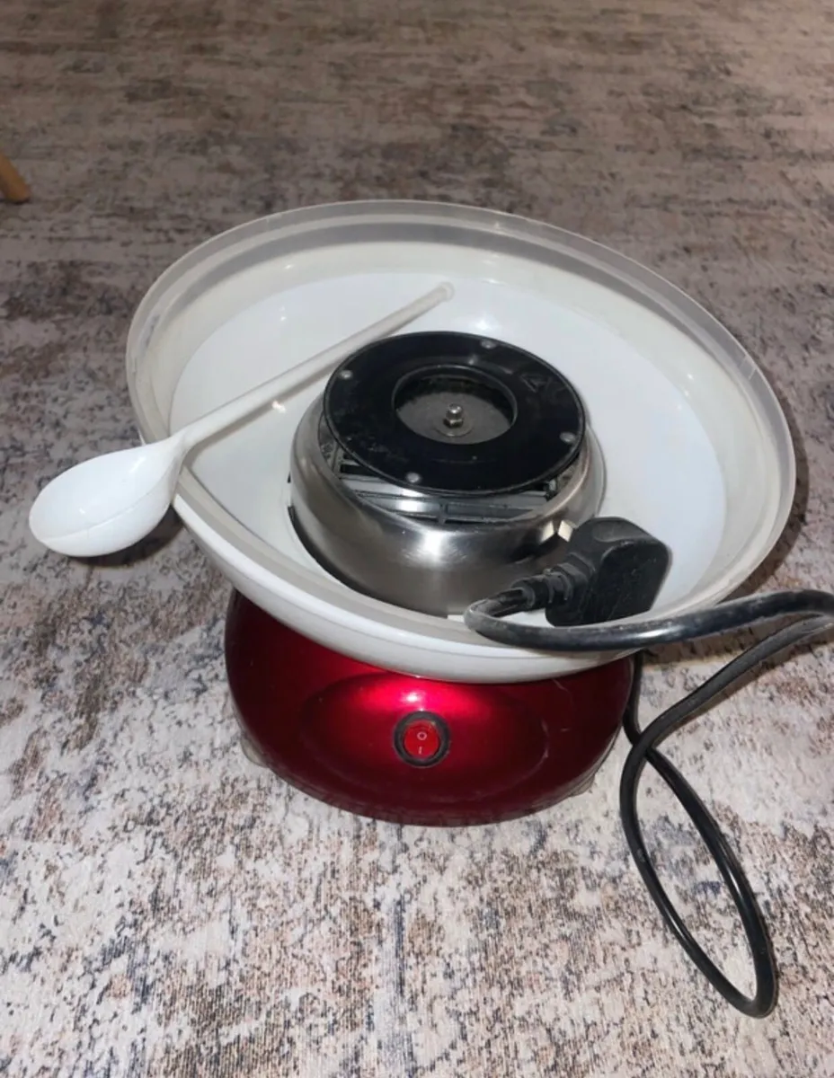candy floss maker