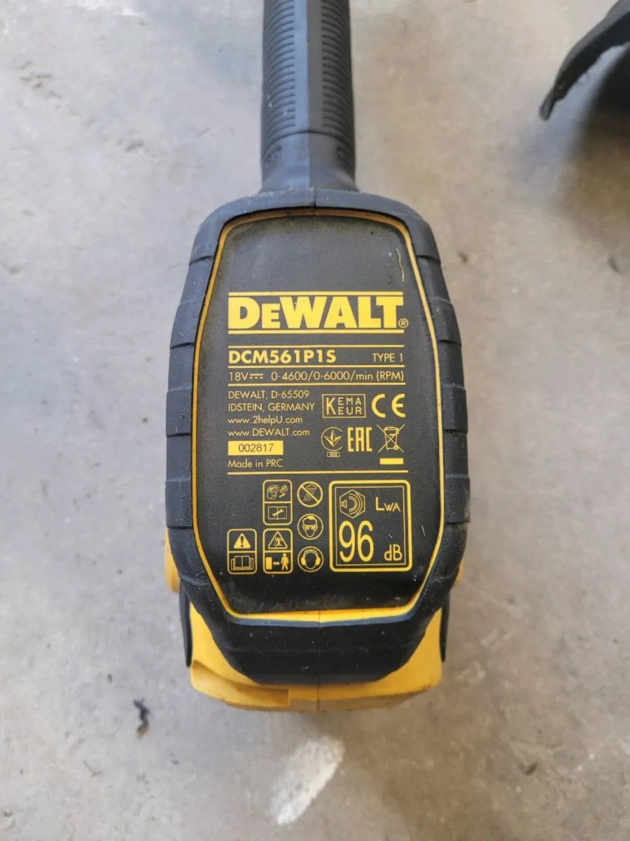 Dewalt XR 18V Cordless Strimmer - Bare Unit - Image 3