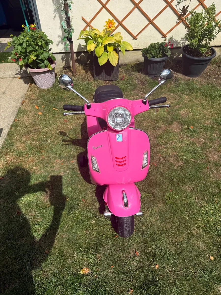 Ride on motor bike pink - Image 1