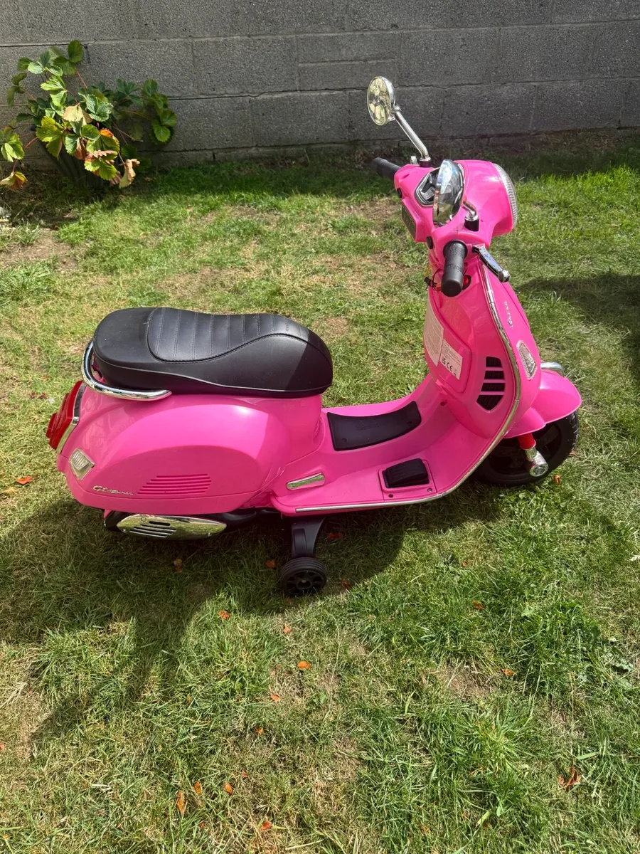 Ride on motor bike pink - Image 2