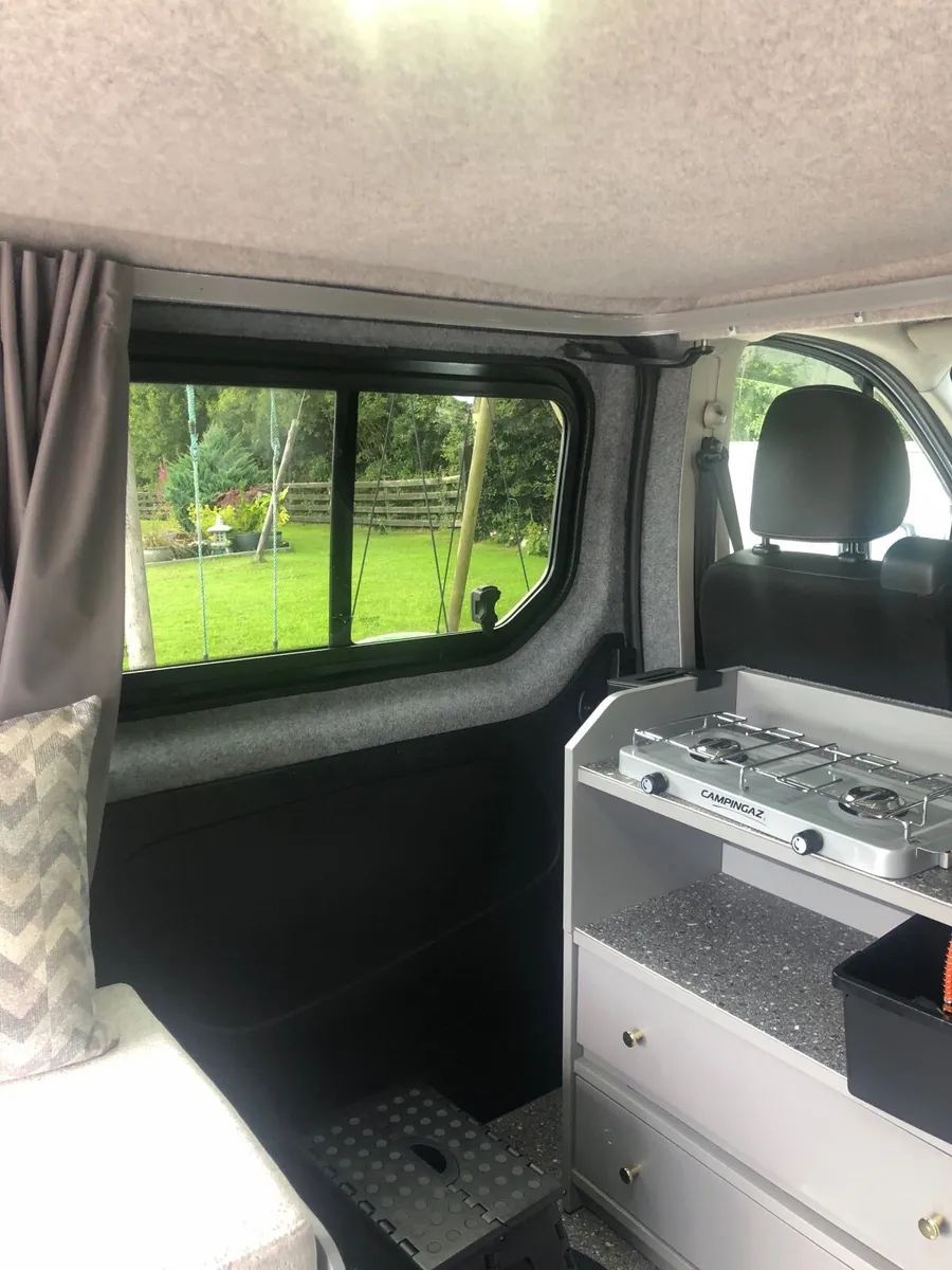 161 Renault Trafic 1.6D Camper Van - Image 2