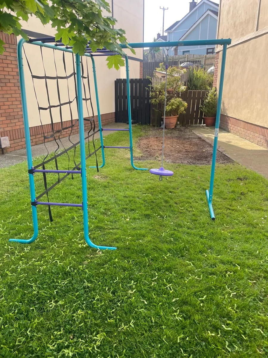 Kids swing  climbing frame and other - Image 1