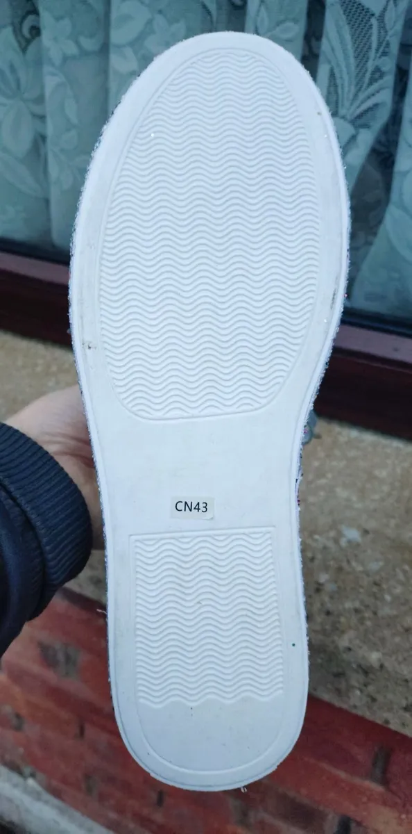 Sparkly Women's Shoes/runners (used). - Image 4