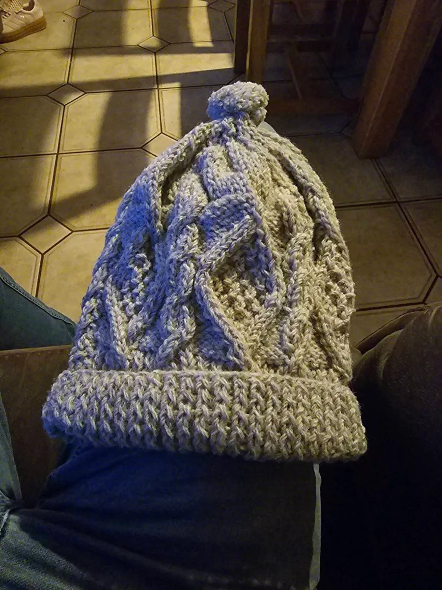 100% pure Aran wool handnitted hat - Image 1