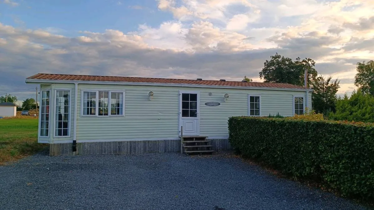 Mobile home - Image 1