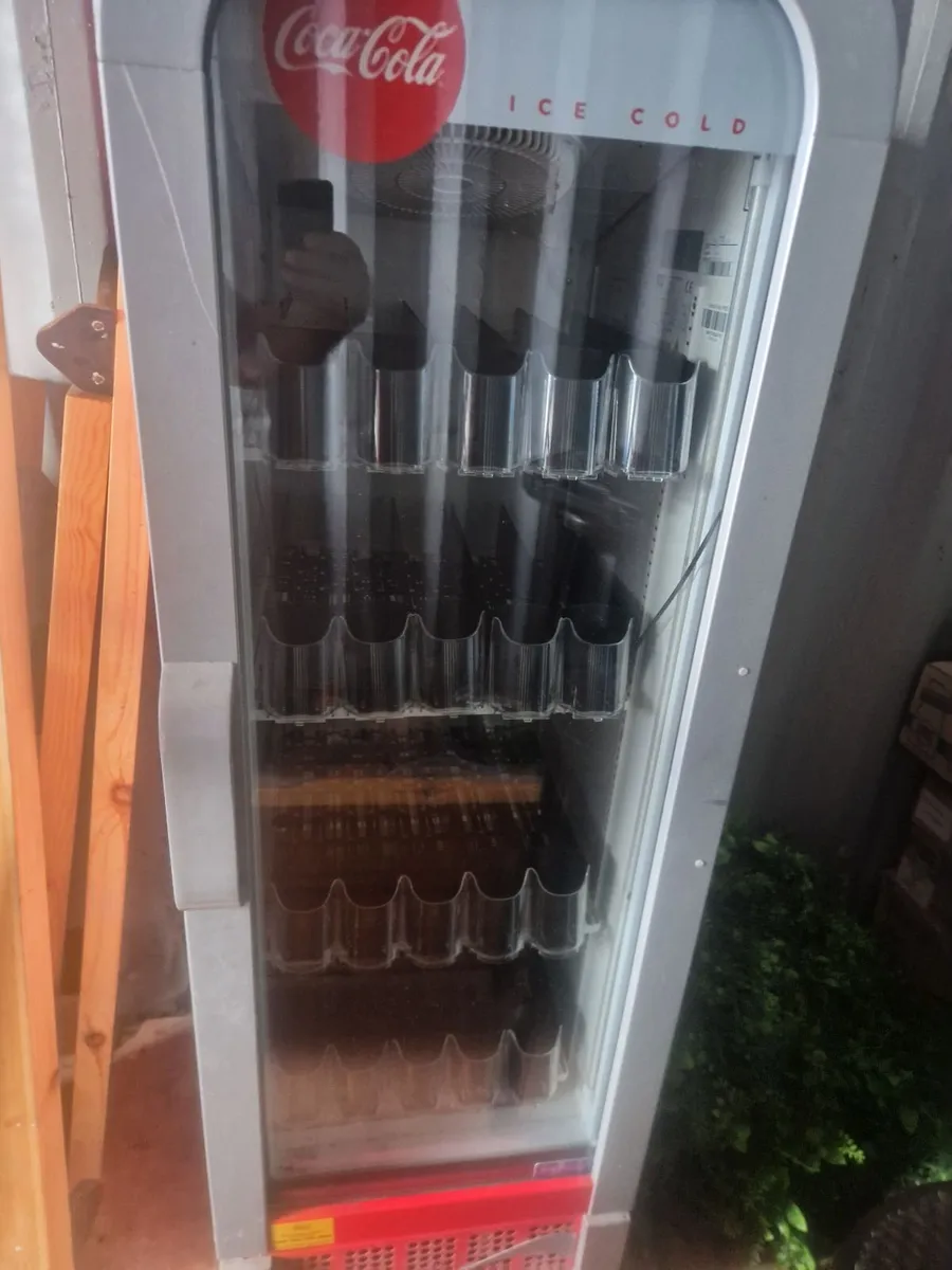 Coca cola fridge - Image 1