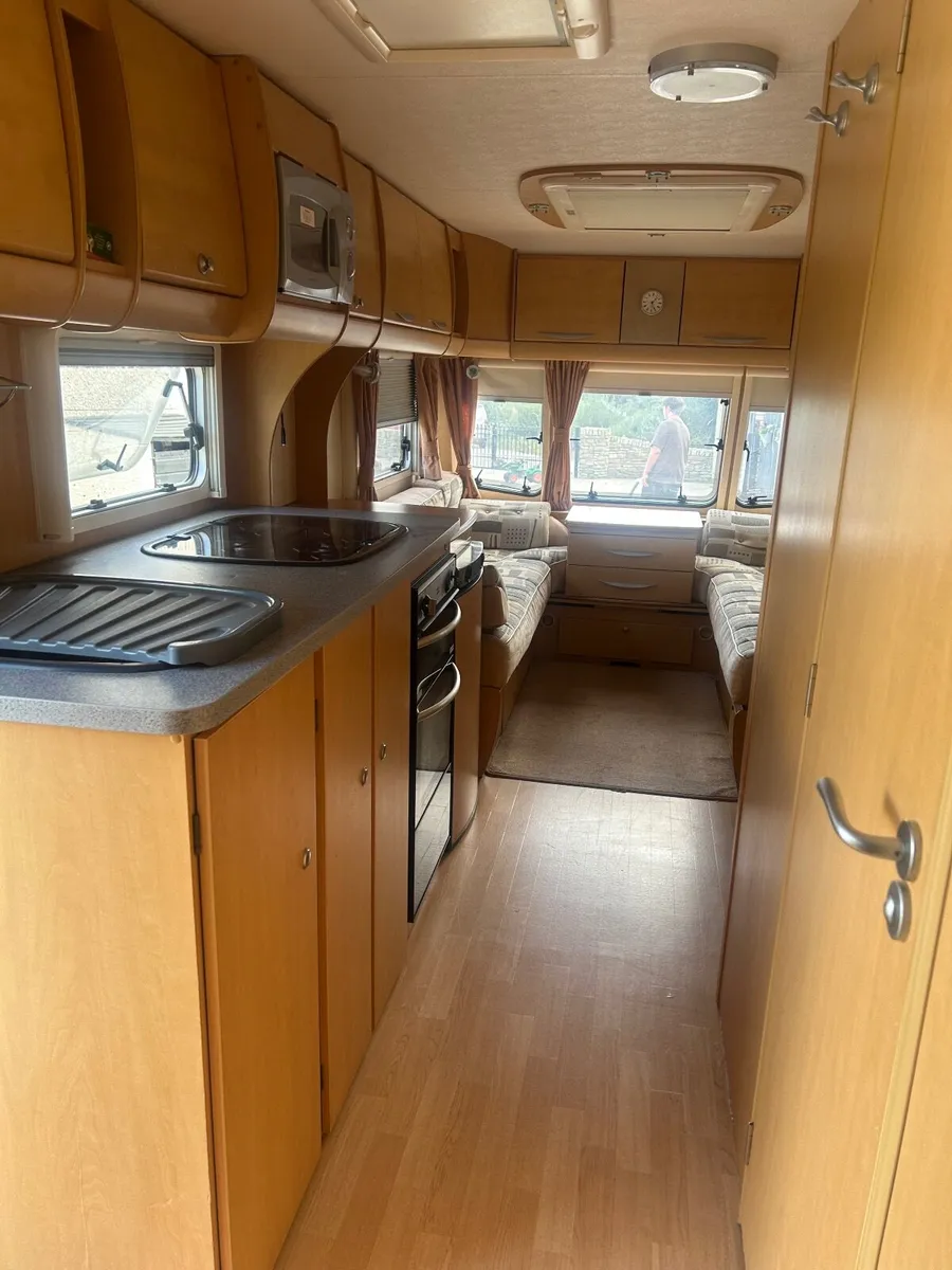 Caravan - Image 4