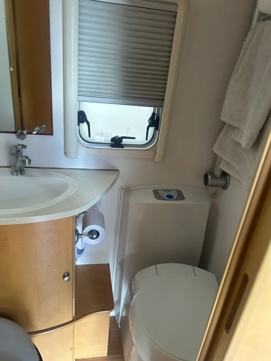 Caravan - Image 2