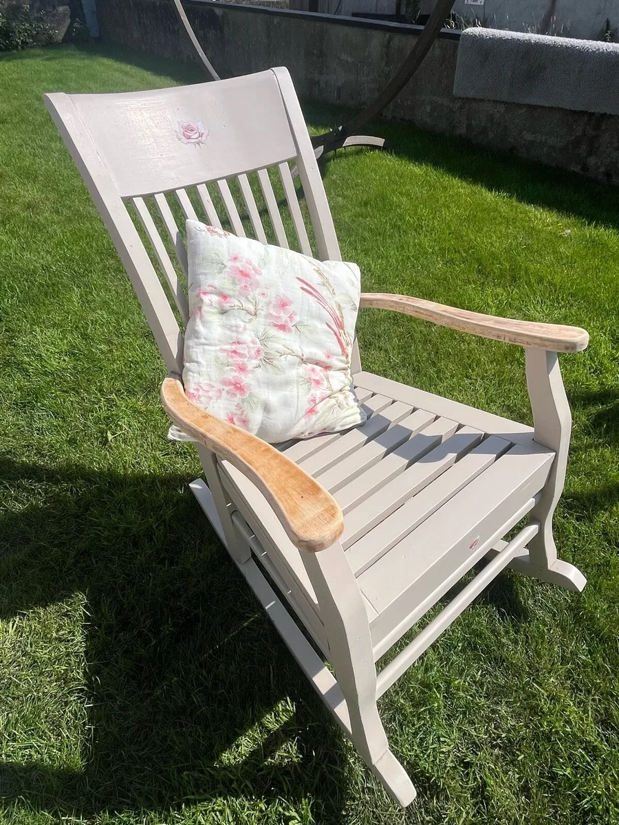 Rocking chair - Image 1