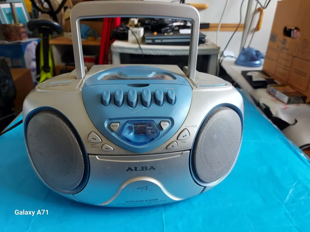 ALBA Portable Stereo - CD, RADIO & CASSETTE Player - Image 1
