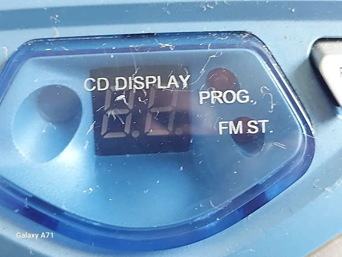 ALBA Portable Stereo - CD, RADIO & CASSETTE Player - Image 2