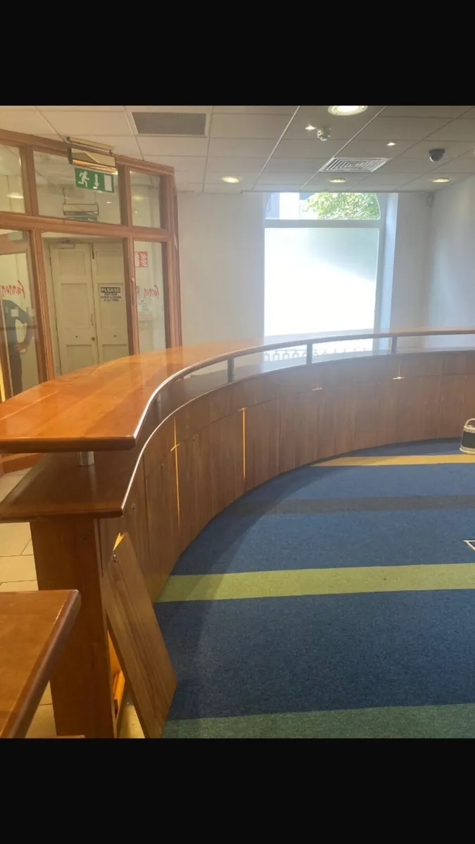 Reception desk - Image 2