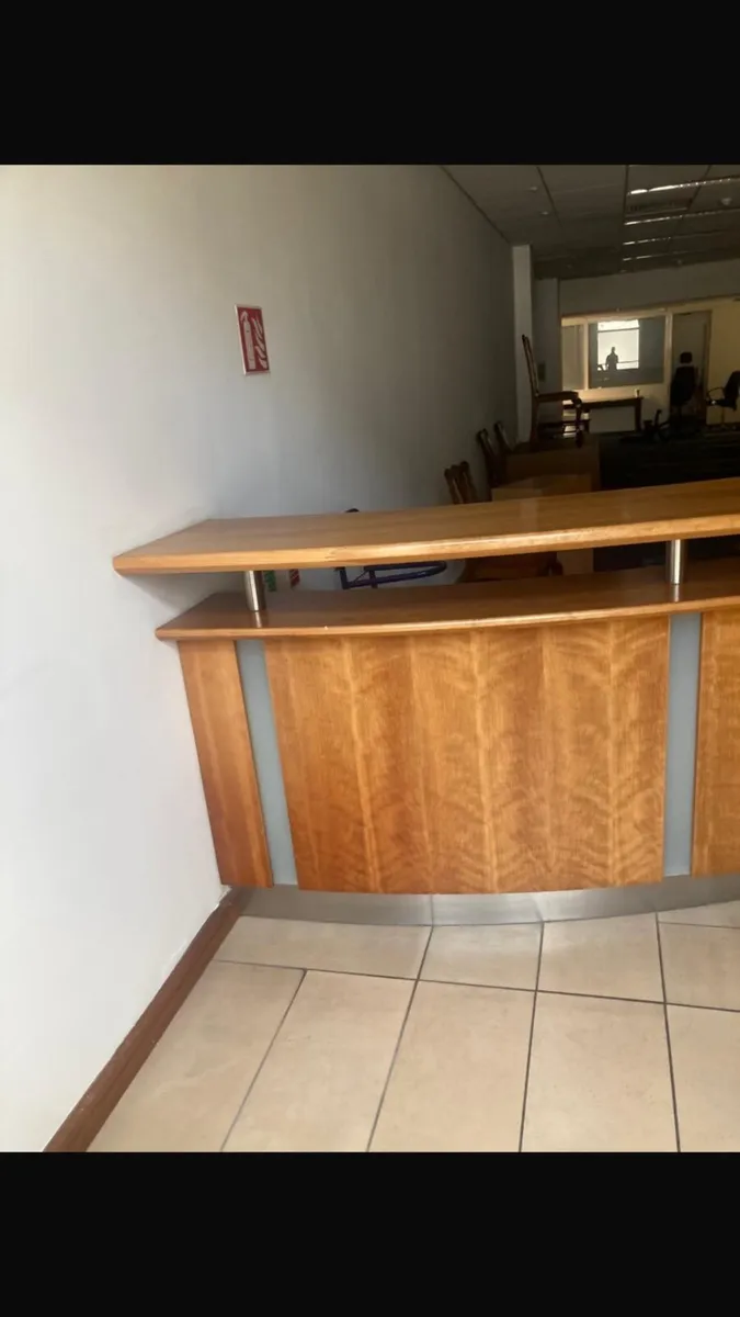 Reception desk - Image 3